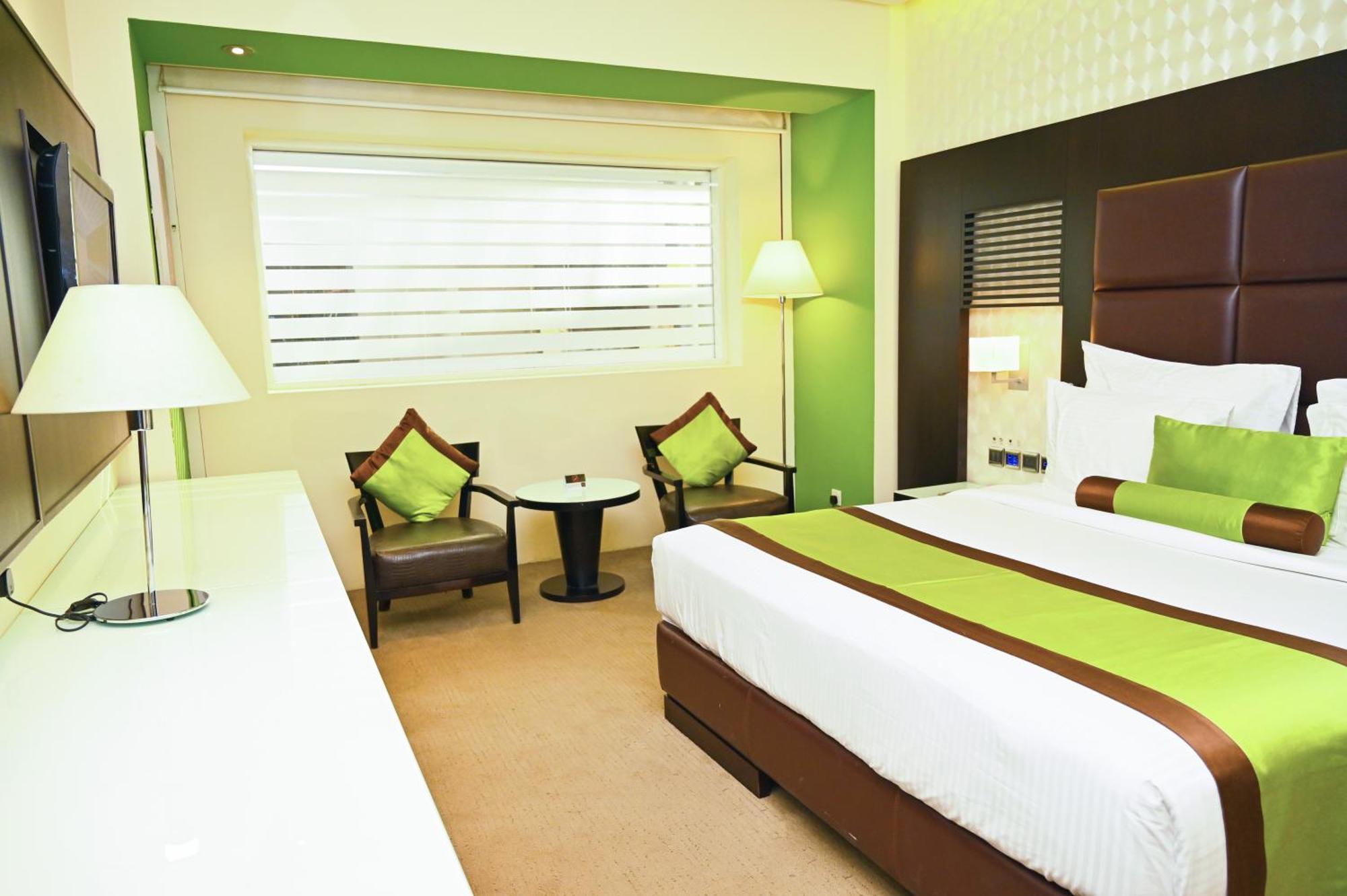 Hues Boutique Hotel Dubai Exterior photo