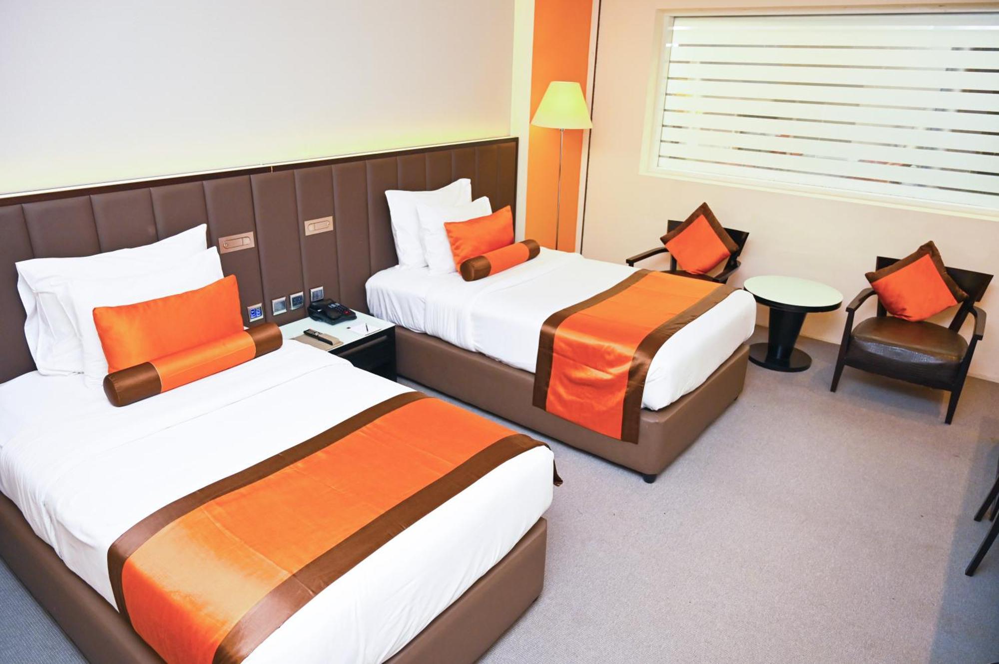 Hues Boutique Hotel Dubai Exterior photo