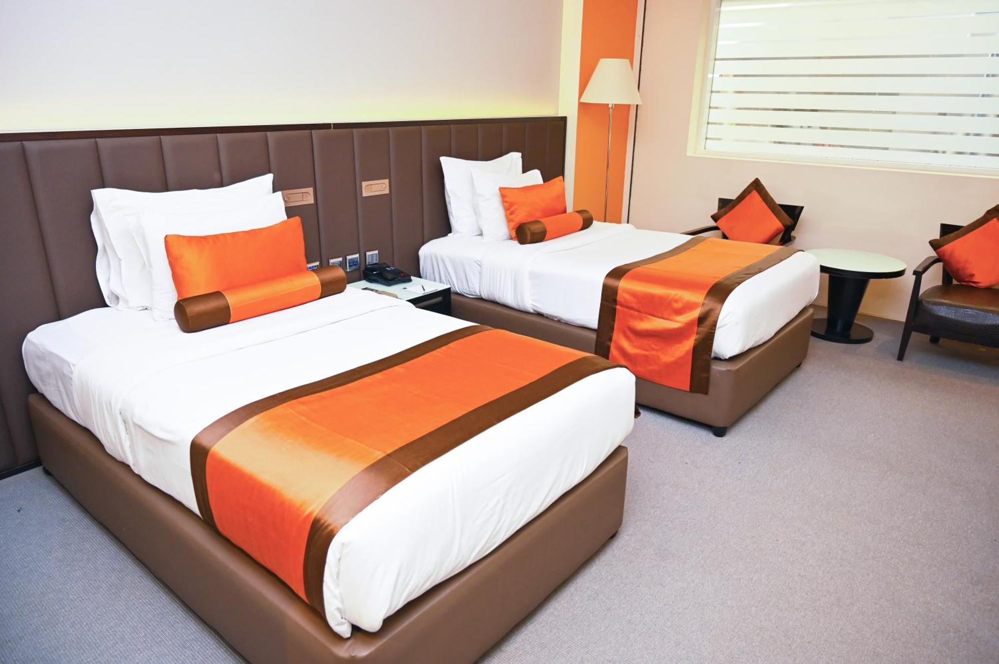 Hues Boutique Hotel Dubai Exterior photo